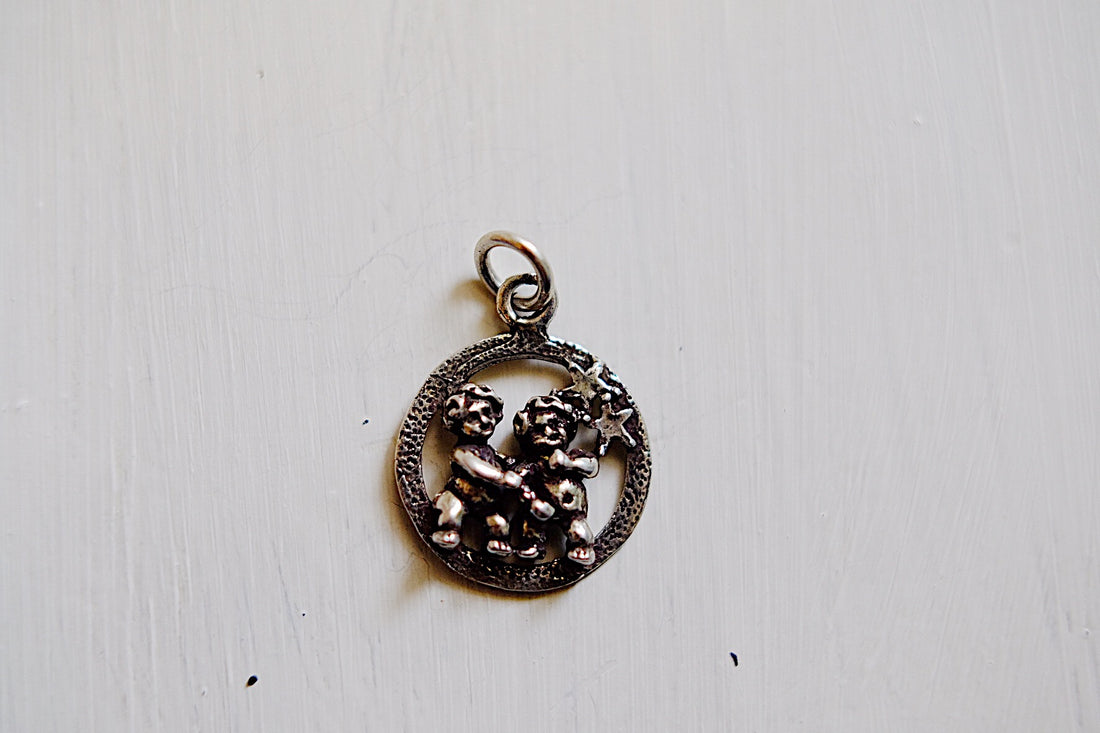 Collana con medaglietta vintage segno zodiacale