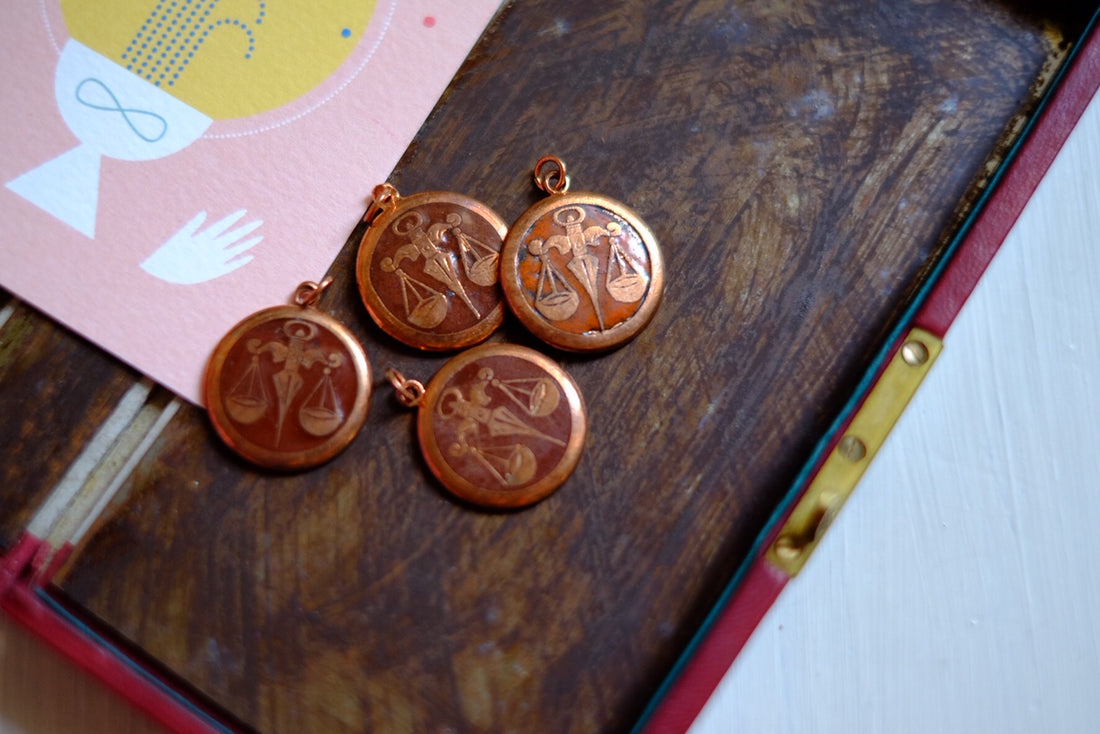 Medaglietta vintage segno zodiacale