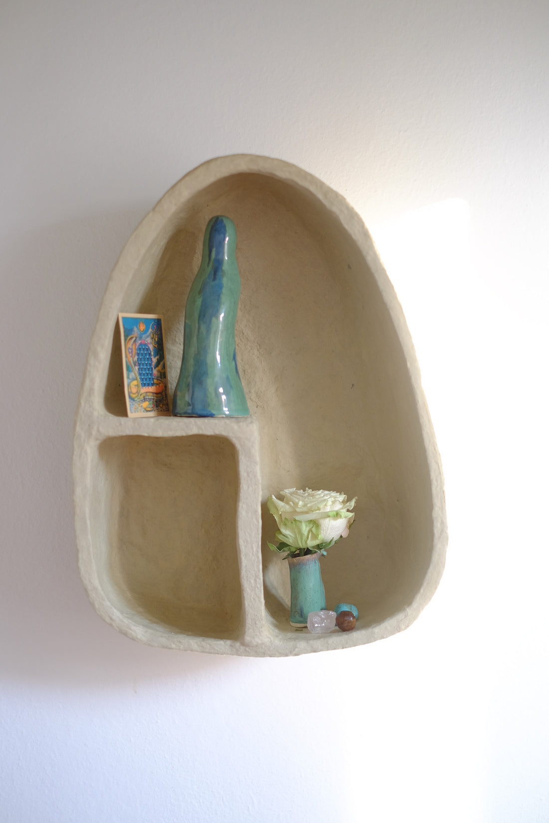 Mensola in cartapesta