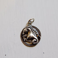 Collana con medaglietta vintage segno zodiacale